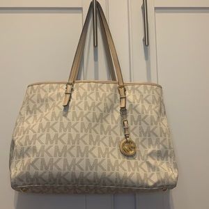 Michael Kors Jet Set Purse